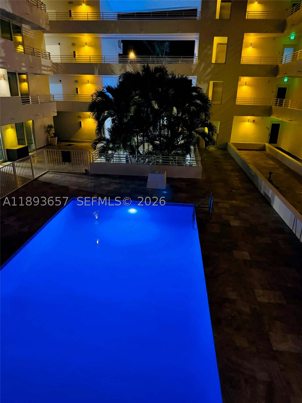 7800 Collins Ave 203 Property Photo 27