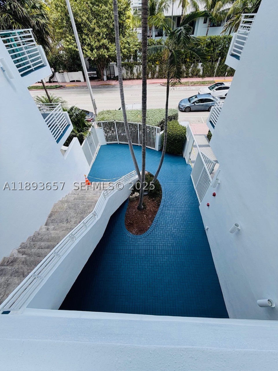 7800 Collins Ave 203 Property Photo 28