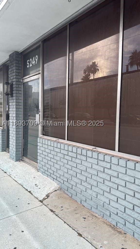 5245 Nw 36th St 5249 Unit #1 Property Photo 3