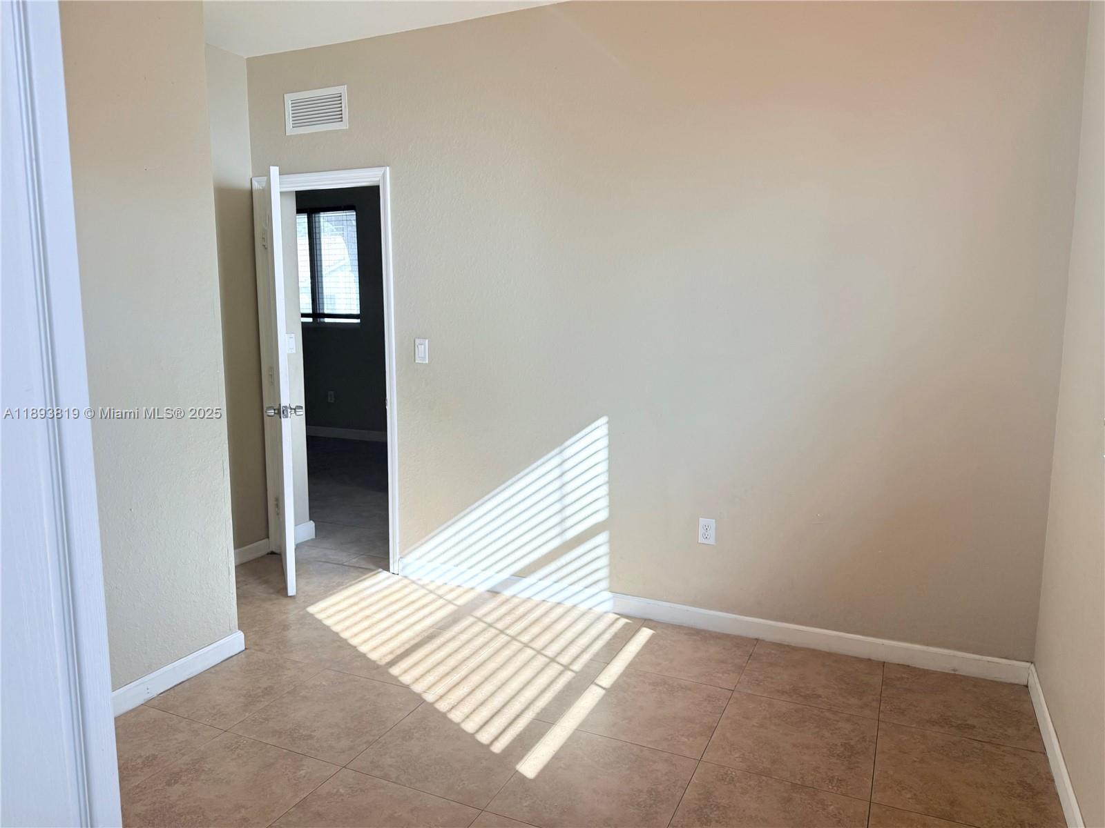 1656 Se 29th Ct 207 Property Photo 13