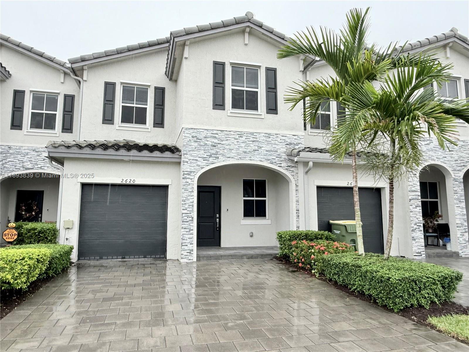 2620 SE 11th Ct Property Photo 1