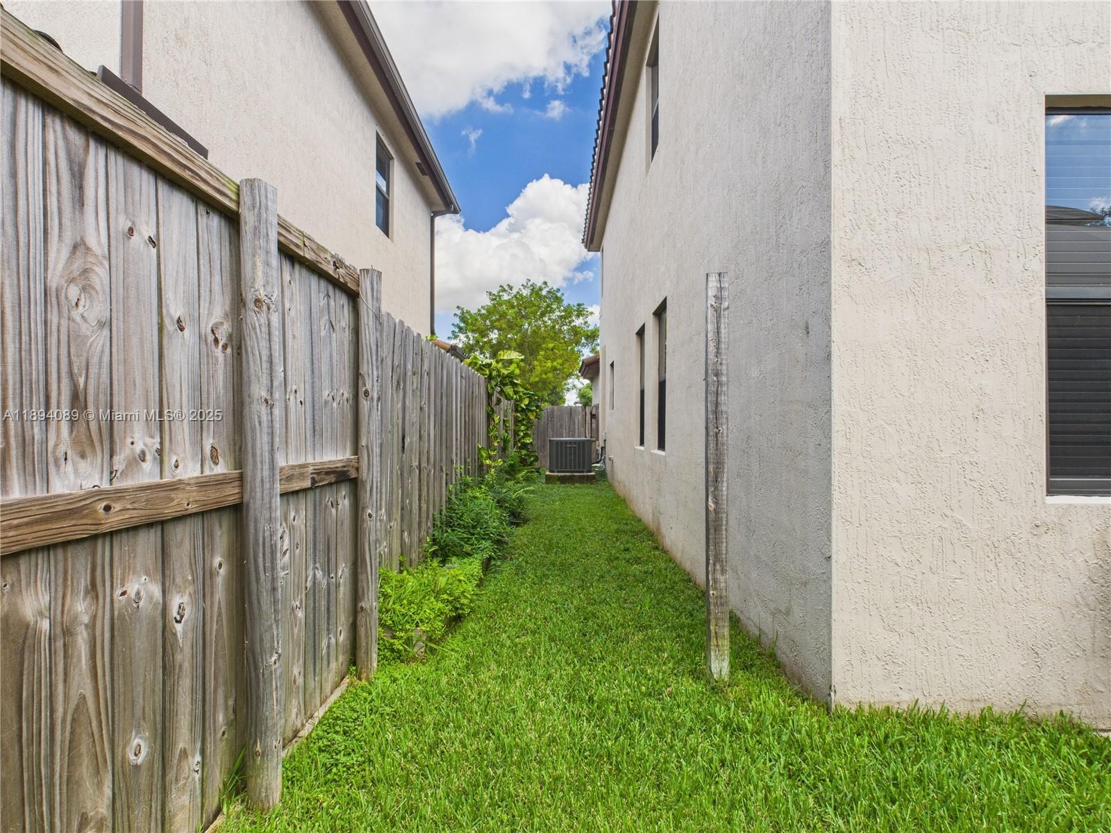 11790 Sw 251st St Property Photo 4