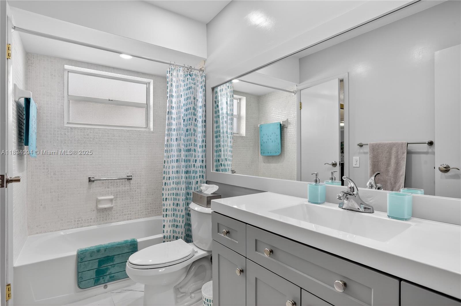 4706 Nw 36th St 411 Property Photo 11