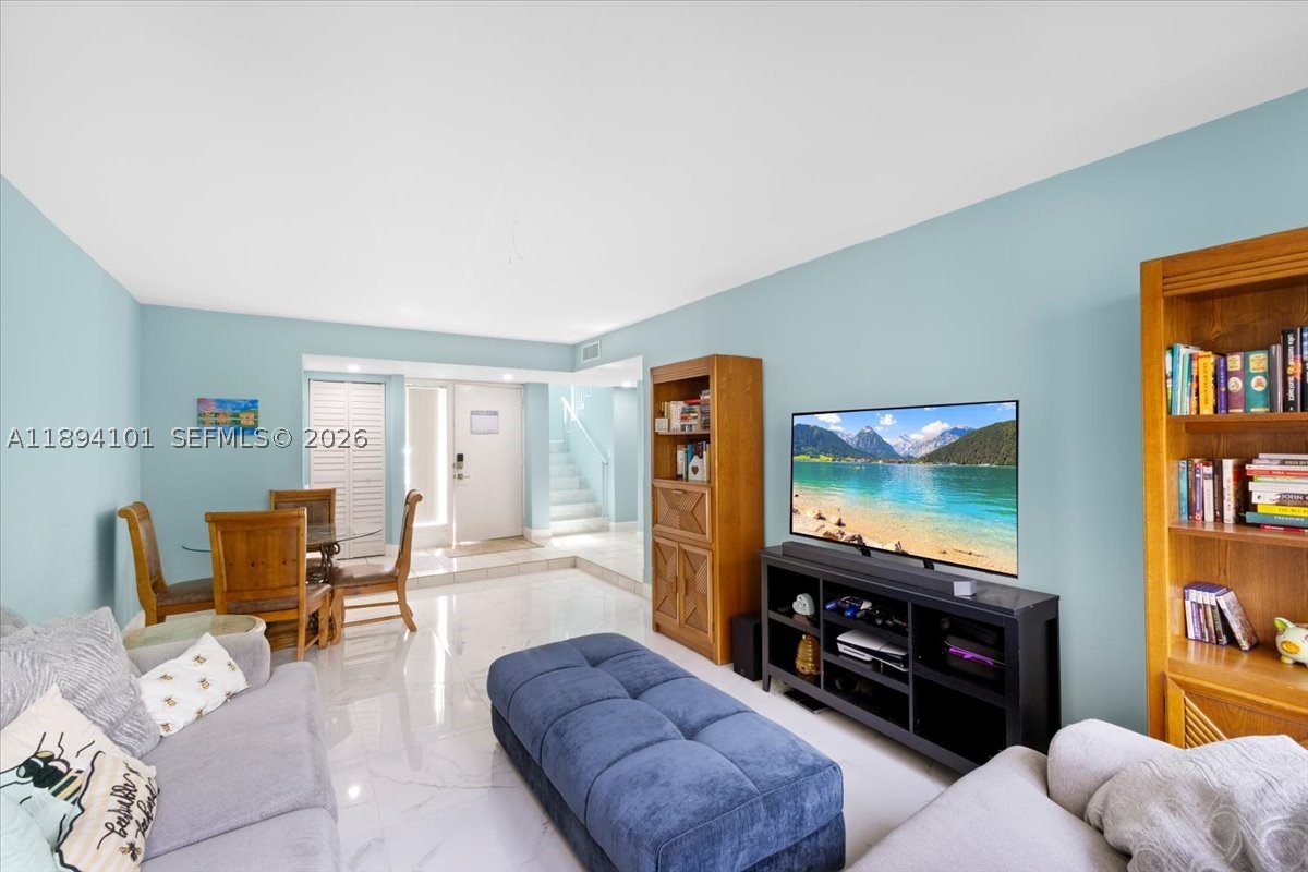 9450 Live Oak Pl 109 Property Photo 5