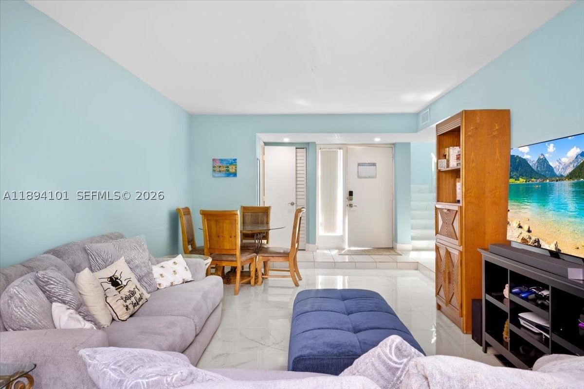 9450 Live Oak Pl 109 Property Photo 6