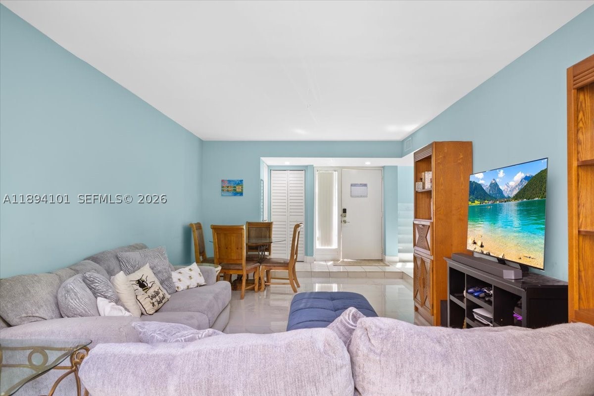 9450 Live Oak Pl 109 Property Photo 9