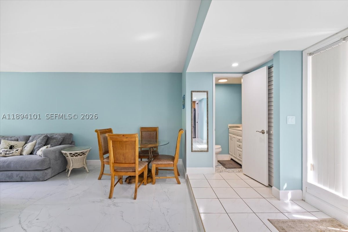 9450 Live Oak Pl 109 Property Photo 10