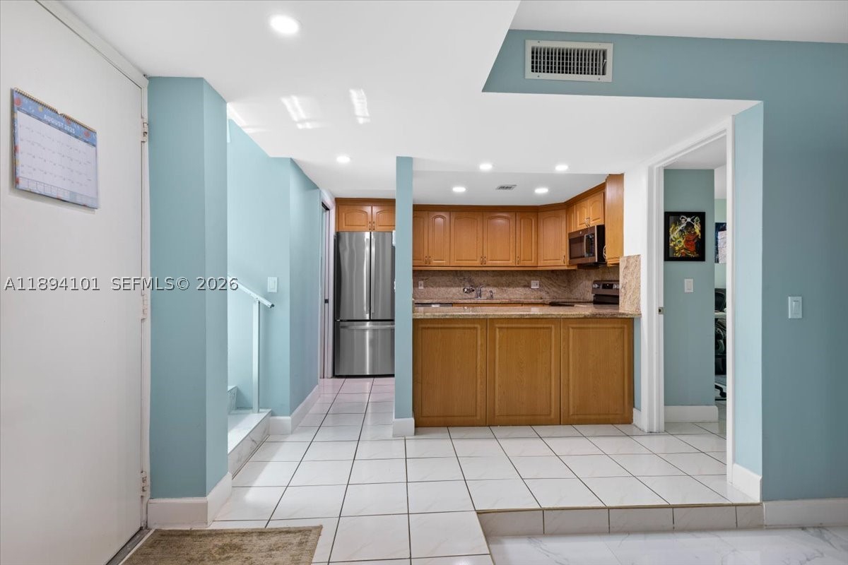 9450 Live Oak Pl 109 Property Photo 15