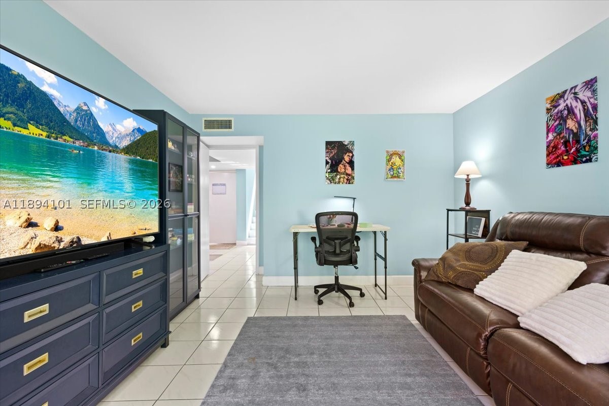 9450 Live Oak Pl 109 Property Photo 20