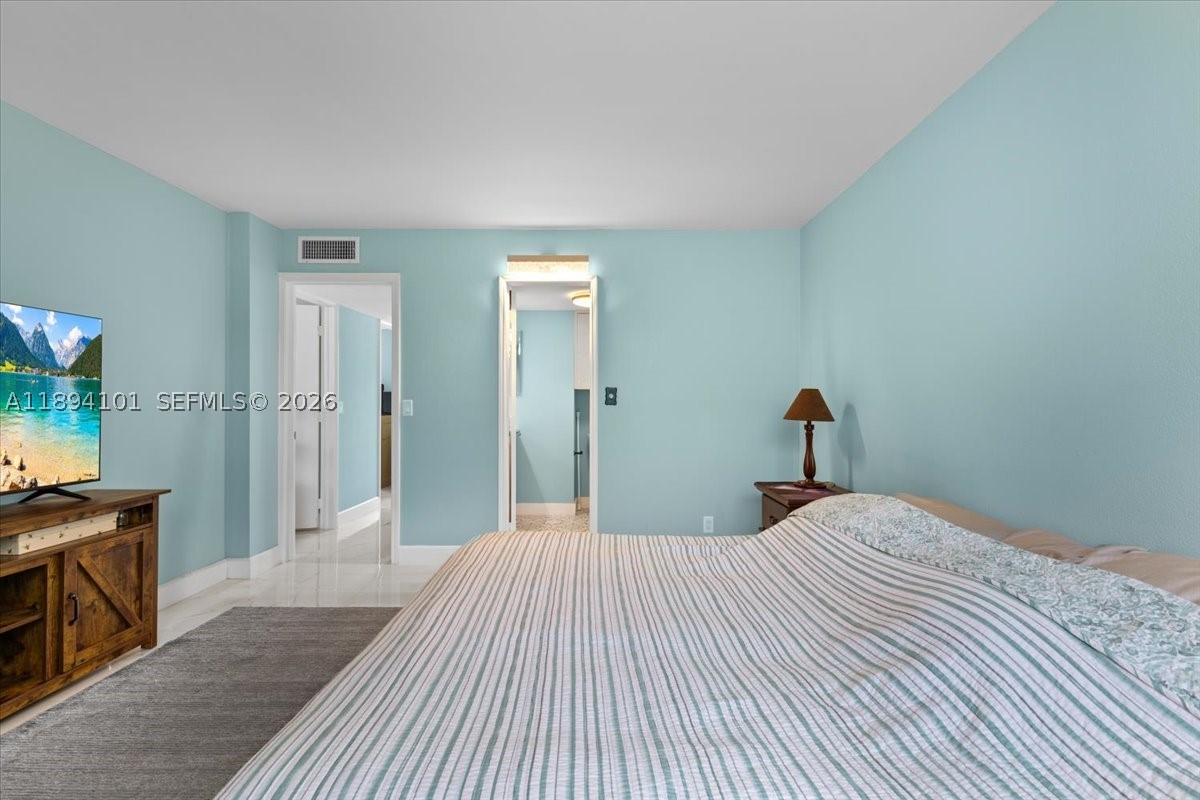 9450 Live Oak Pl 109 Property Photo 34