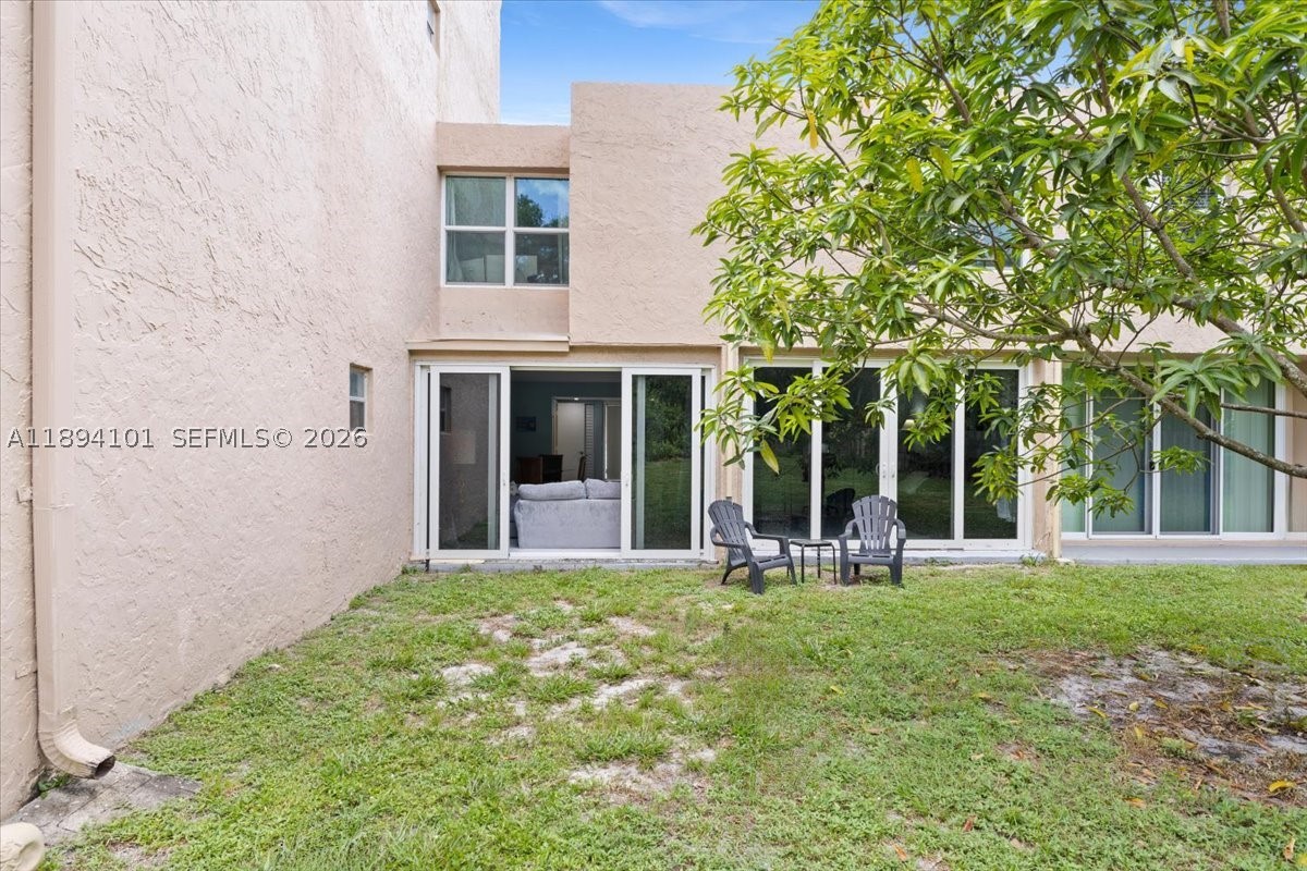 9450 Live Oak Pl 109 Property Photo 45