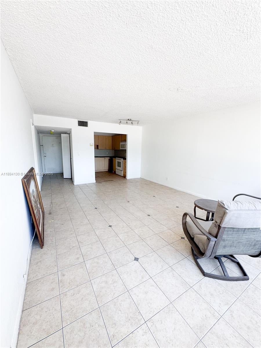 2025 Ne 164th St 206 Property Photo 4