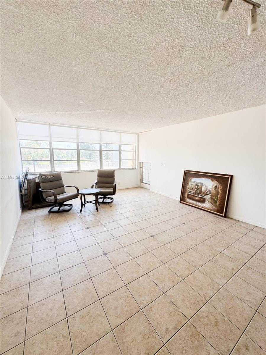2025 Ne 164th St 206 Property Photo 5