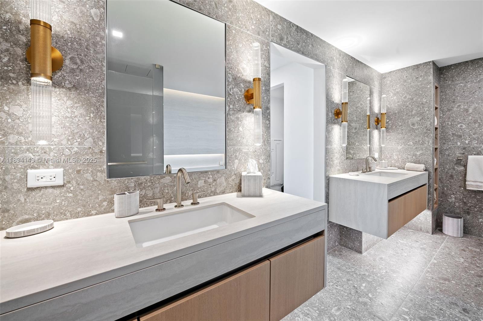 900 N Ocean Blvd 1005 Property Photo 21