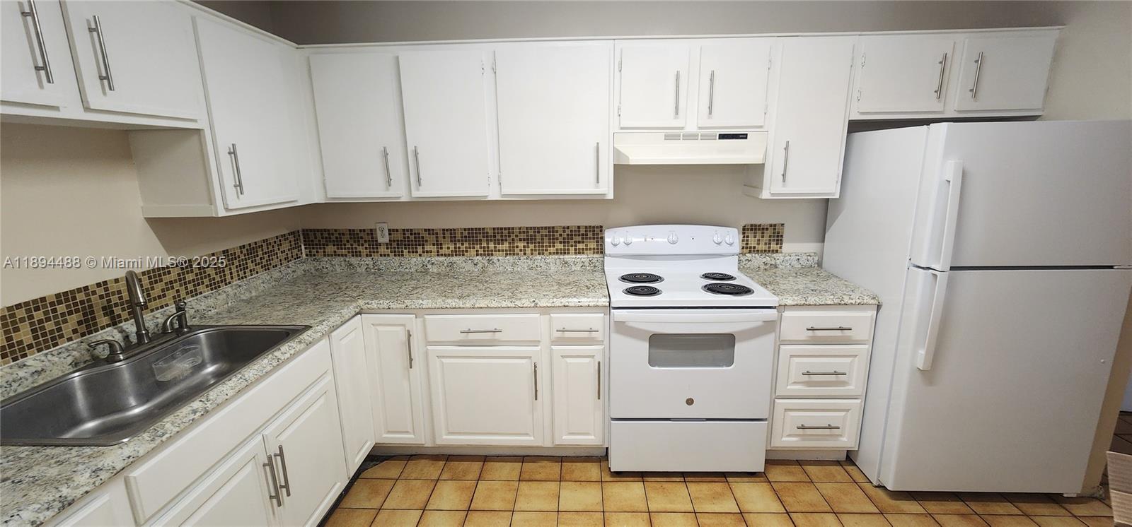 14850 Naranja Lakes Blvd B2j Property Photo 3