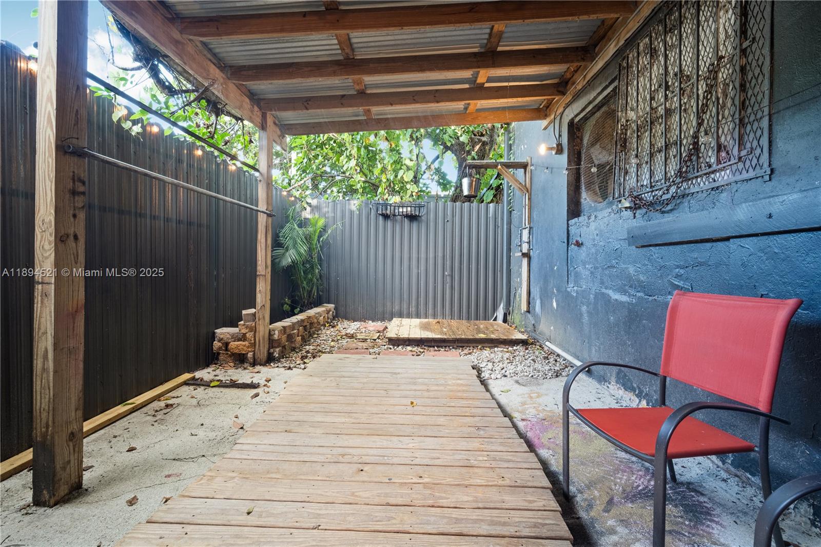 1121 Nw 29th St Property Photo 40