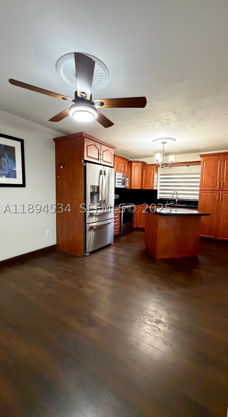 2450 W 67th Pl 13-12 Property Photo 6