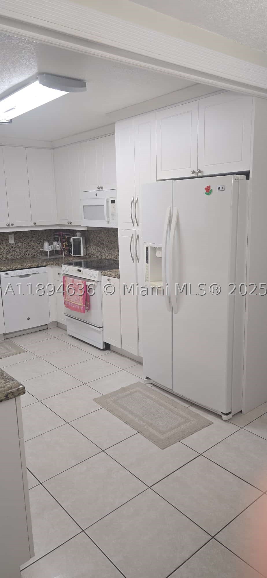 7160 W 10th Ave Property Photo 14