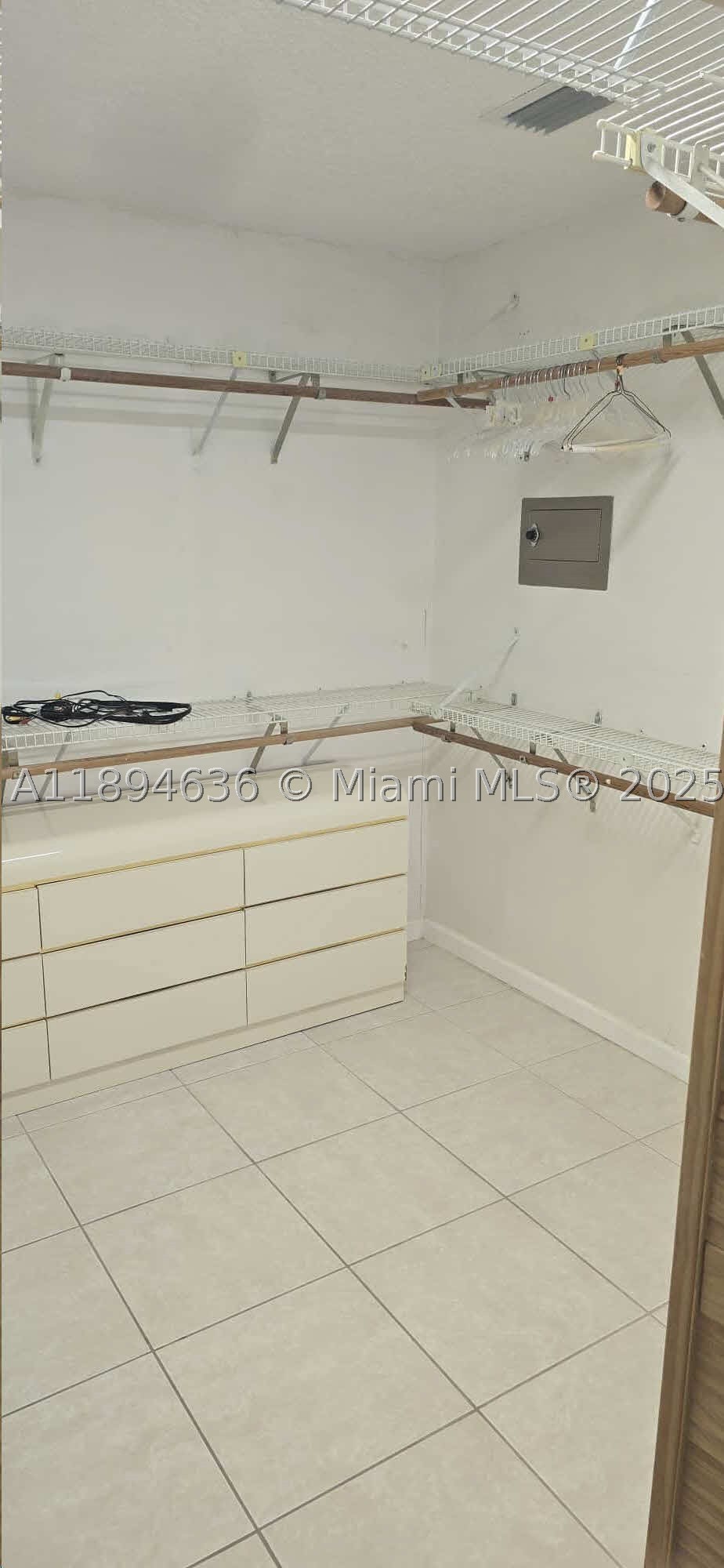 7160 W 10th Ave Property Photo 26