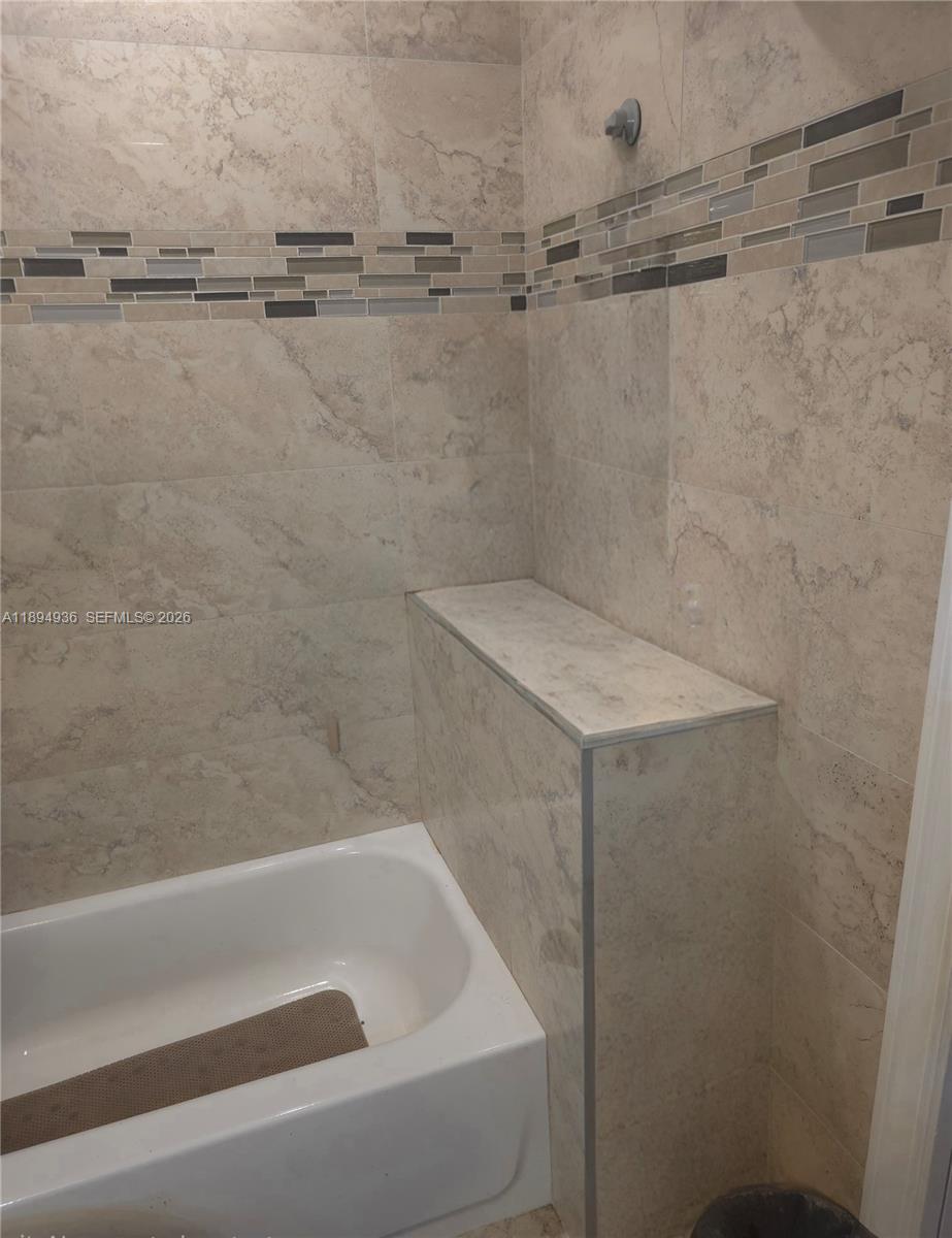 2202 Lucaya Bnd L3 Property Photo 6