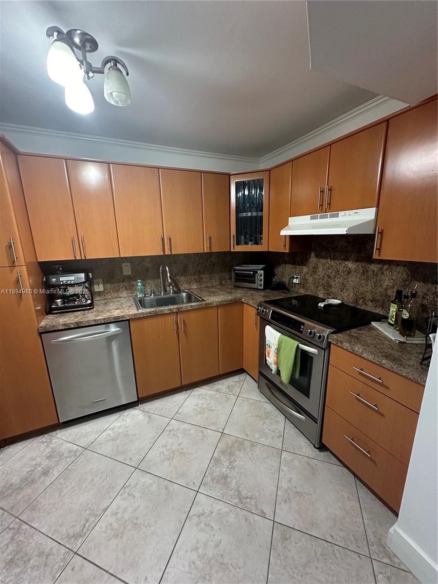 100 Bayview Dr 601 Property Photo 5