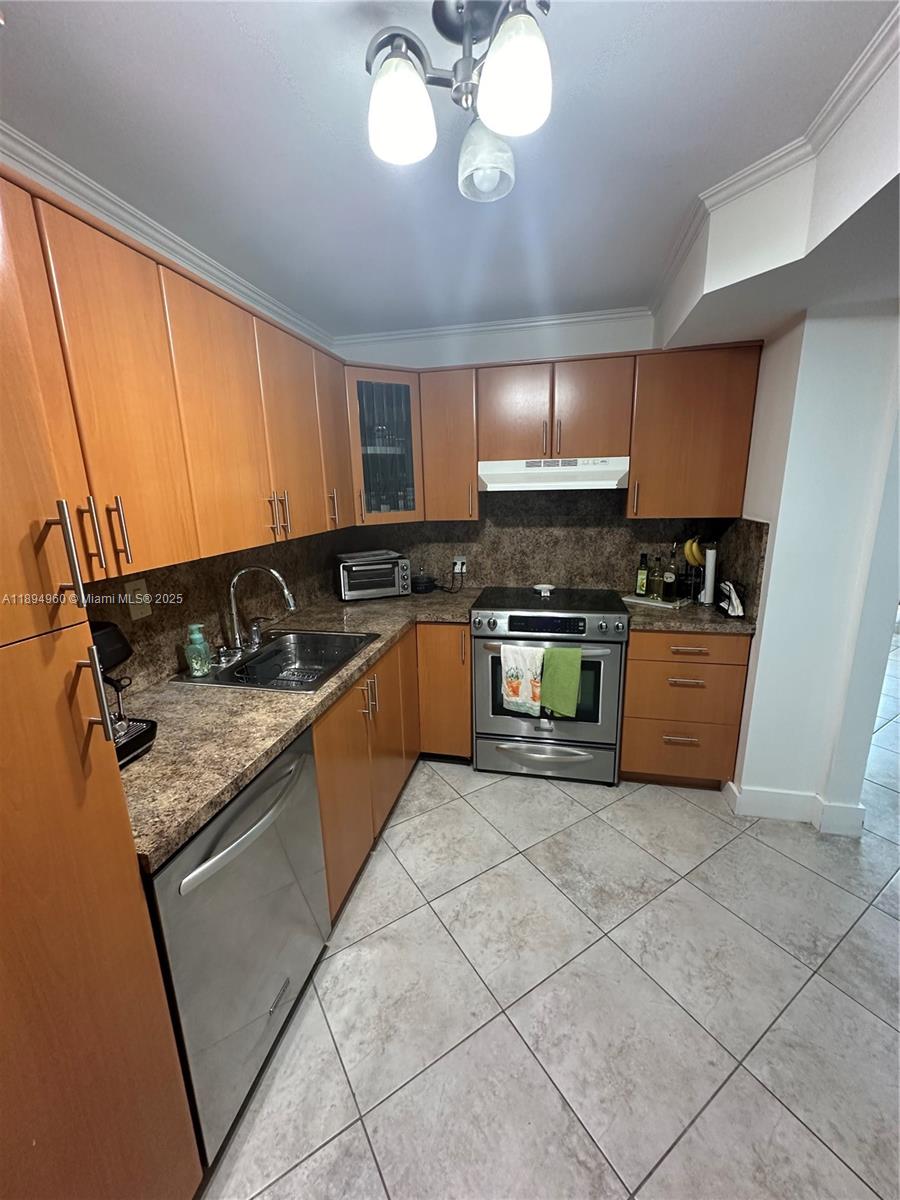 100 Bayview Dr 601 Property Photo 7