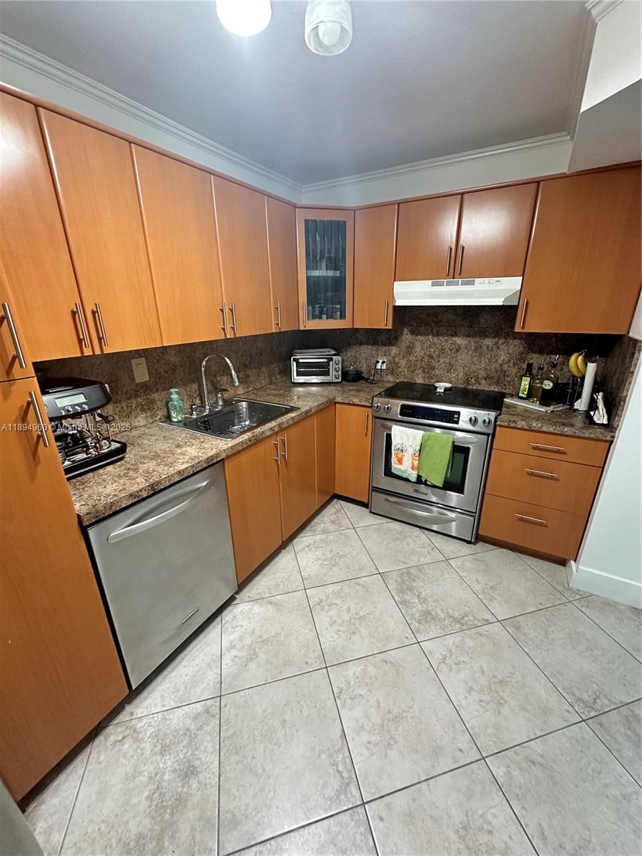 100 Bayview Dr 601 Property Photo 8