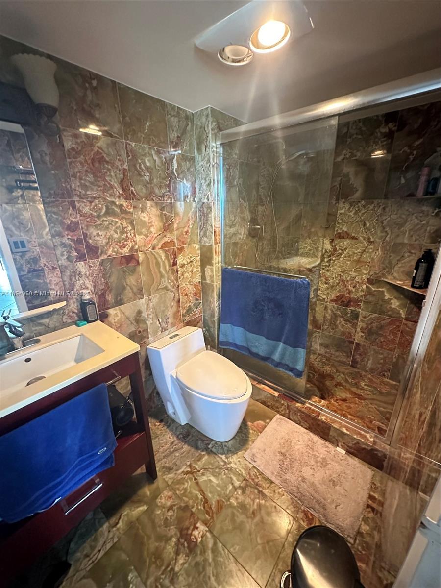 100 Bayview Dr 601 Property Photo 11