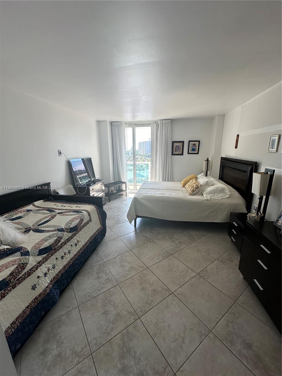 100 Bayview Dr 601 Property Photo 13