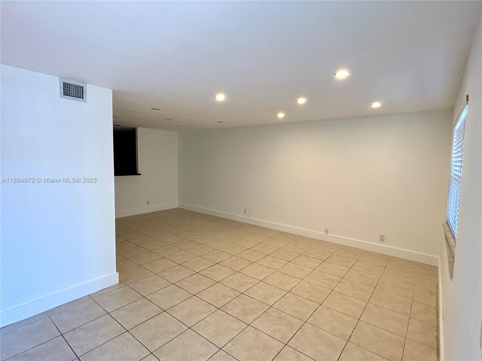 3328 Quail Close 5 Property Photo 11