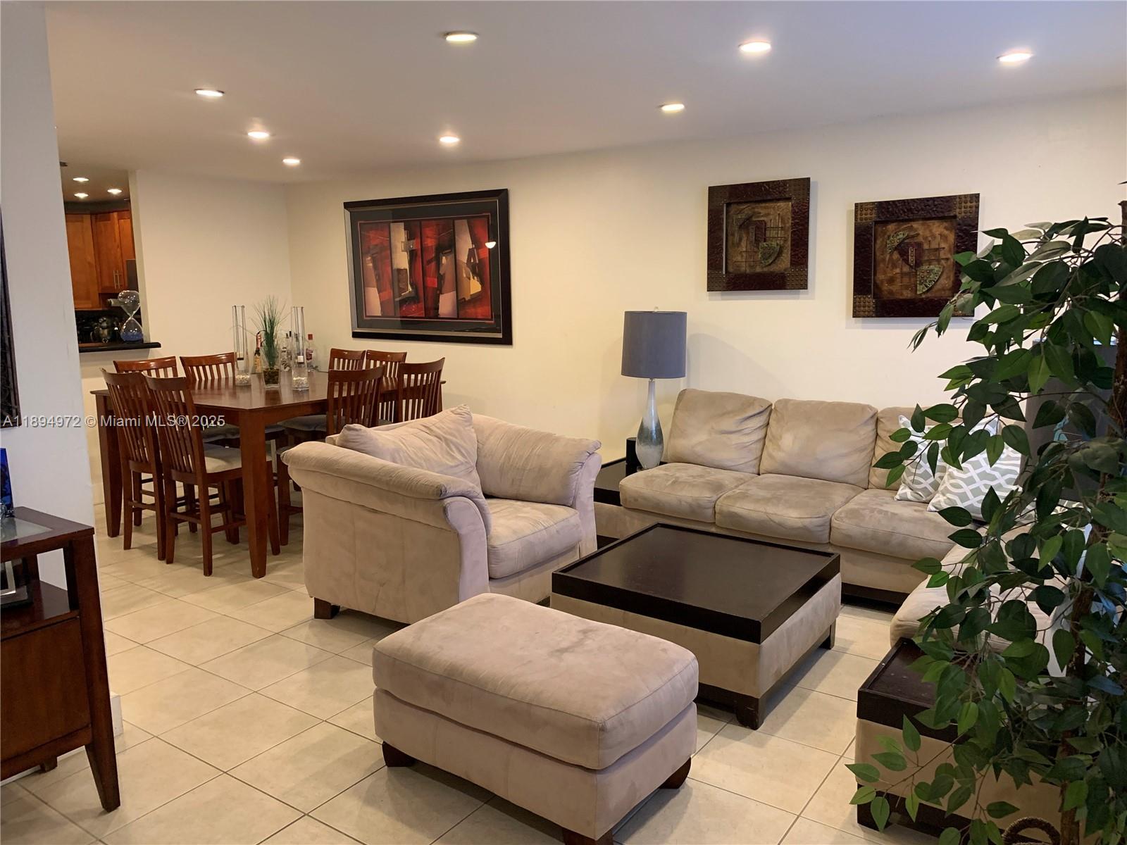 3328 Quail Close 5 Property Photo 12