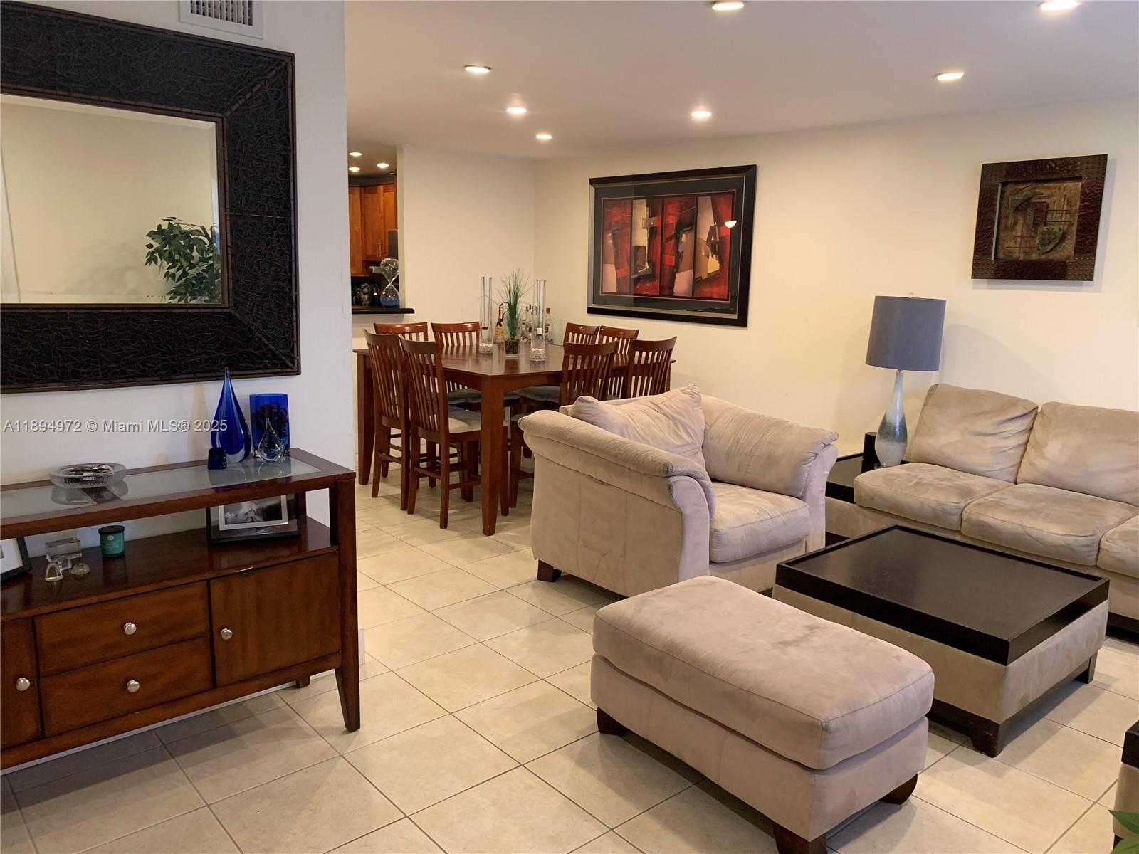 3328 Quail Close 5 Property Photo 13