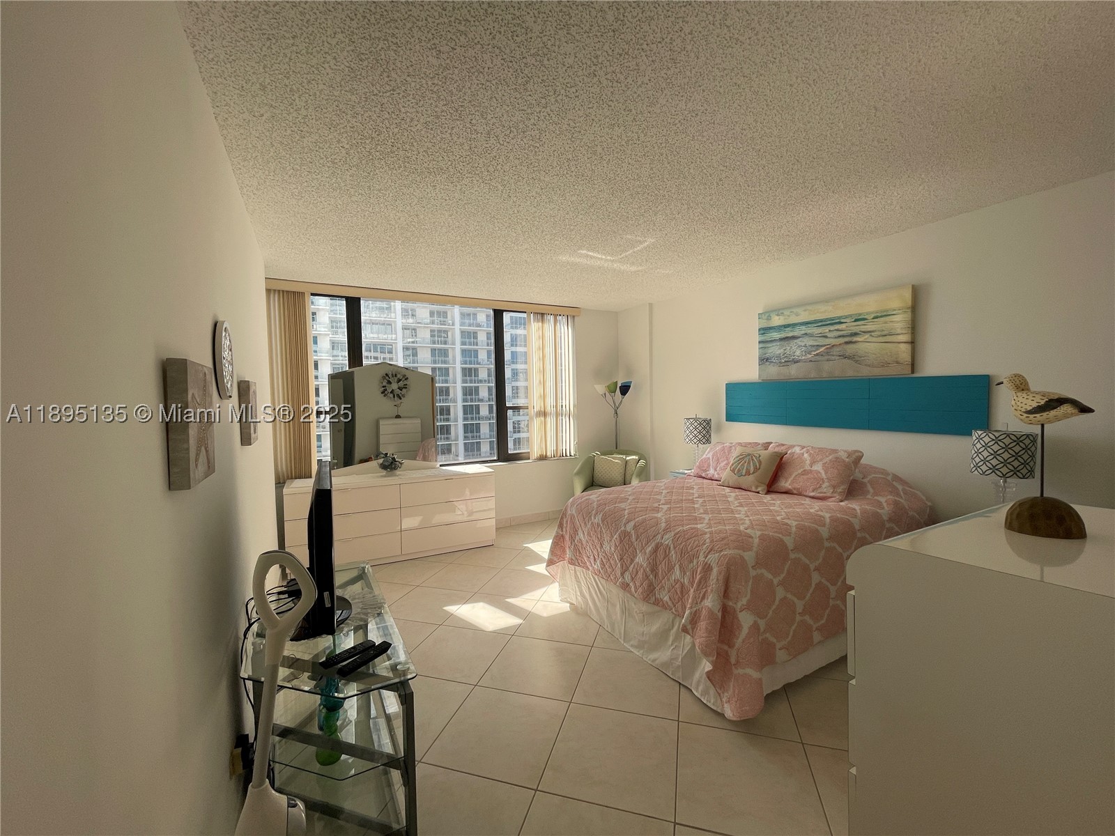 3505 S Ocean Dr 917 Property Photo 6