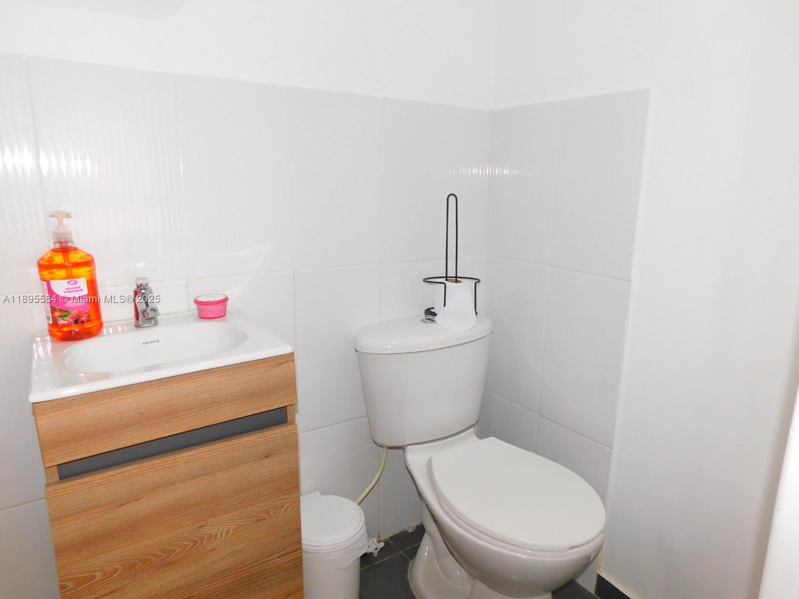 77-53 57 Ave 2 Property Photo 11