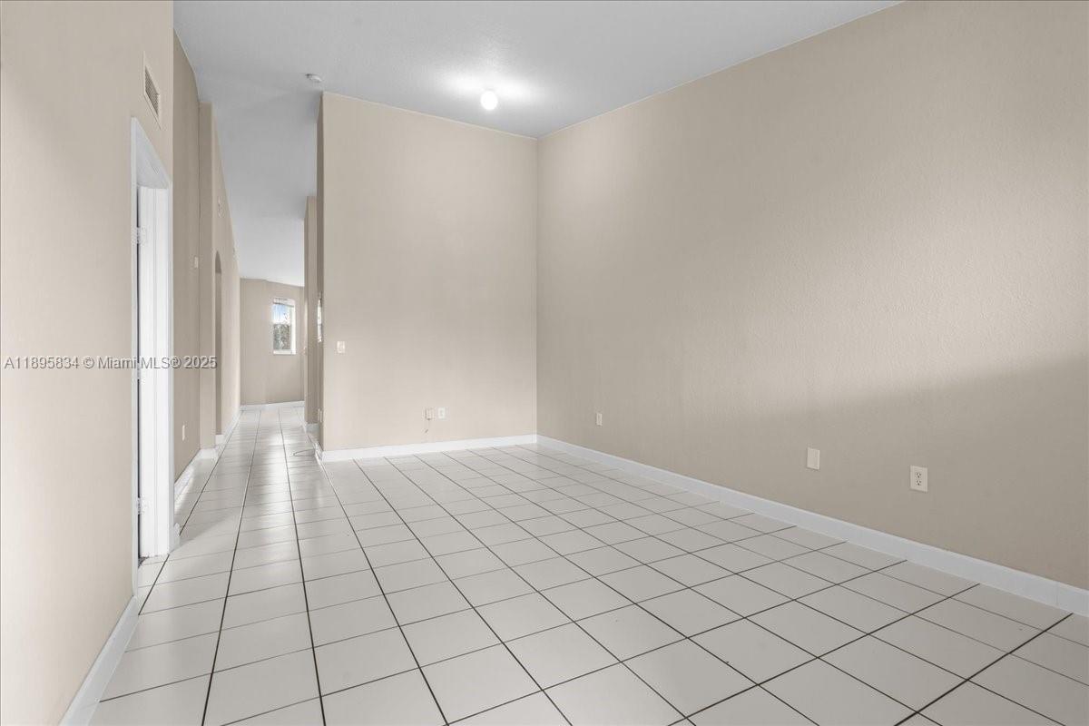 1677 Se 27th Ct 202 Property Photo 2