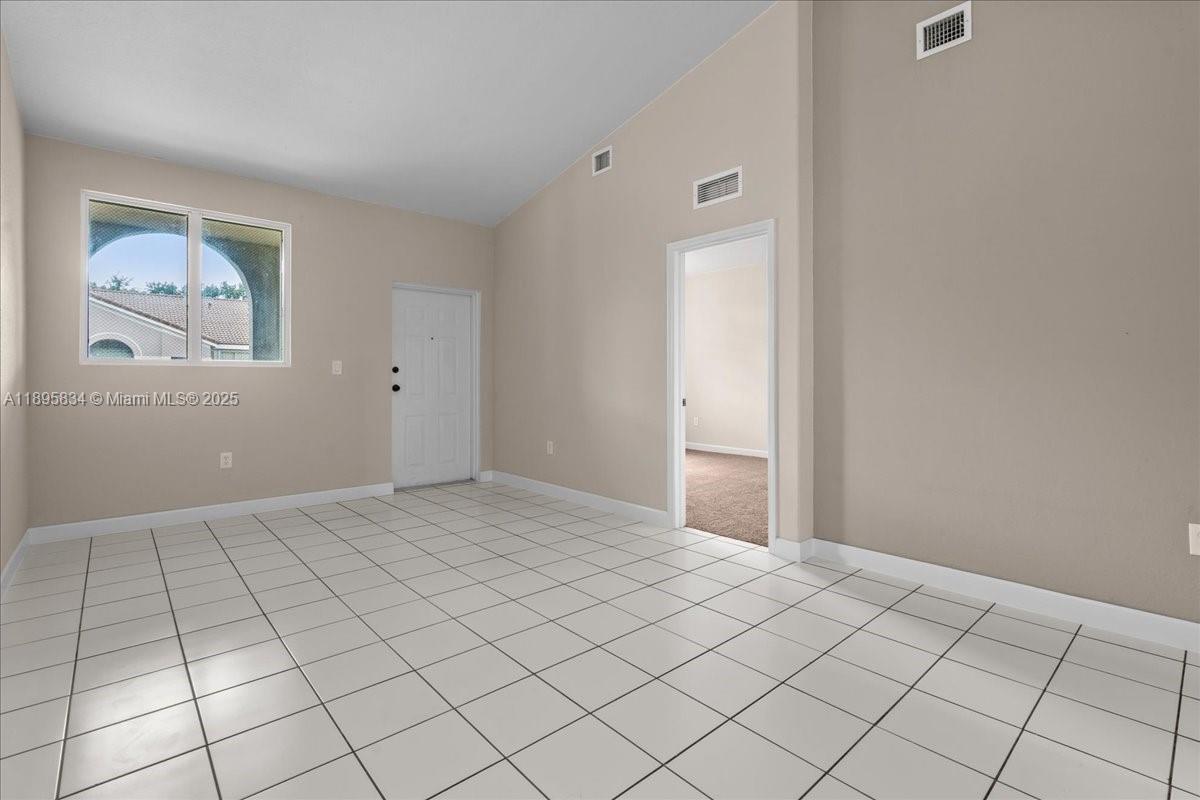1677 Se 27th Ct 202 Property Photo 3