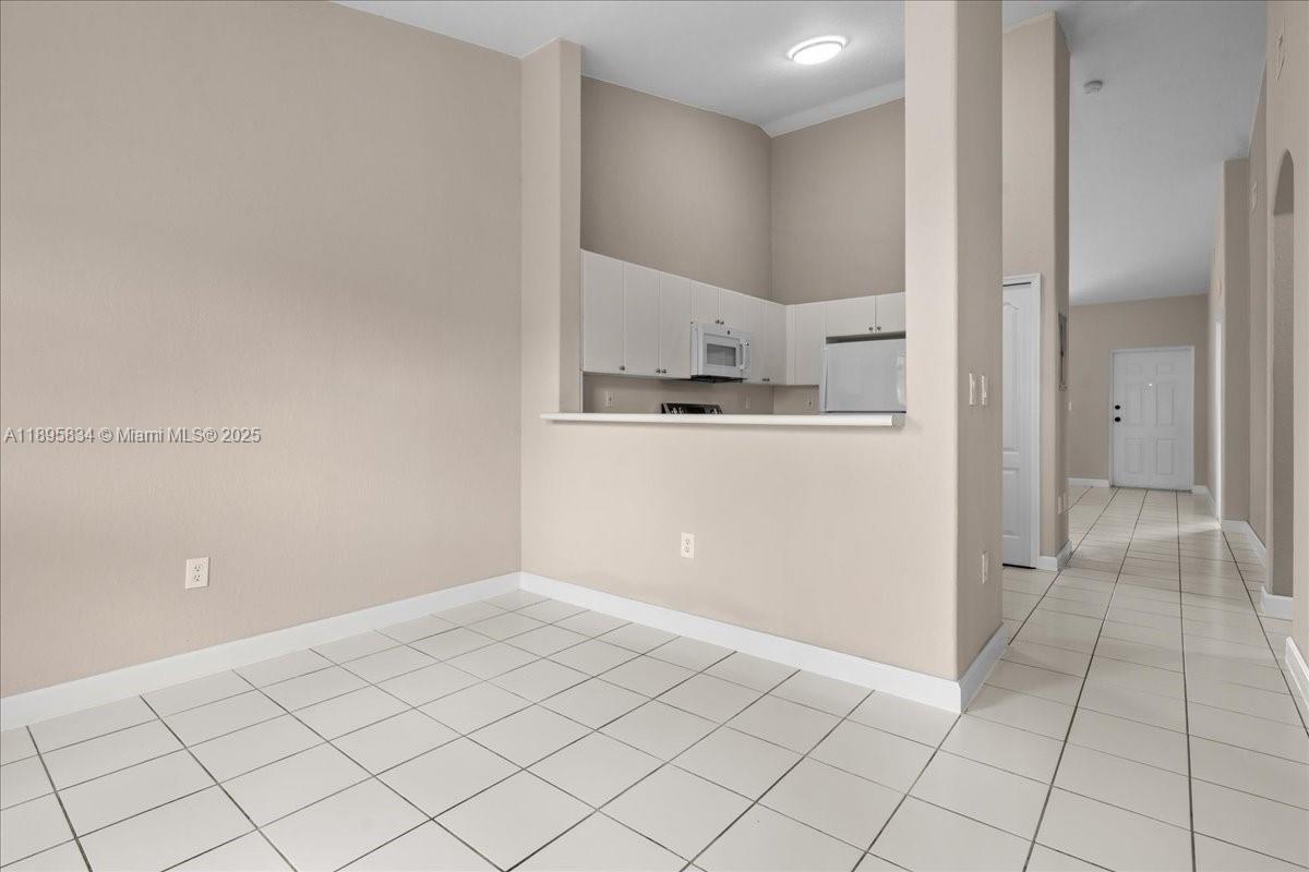 1677 Se 27th Ct 202 Property Photo 12