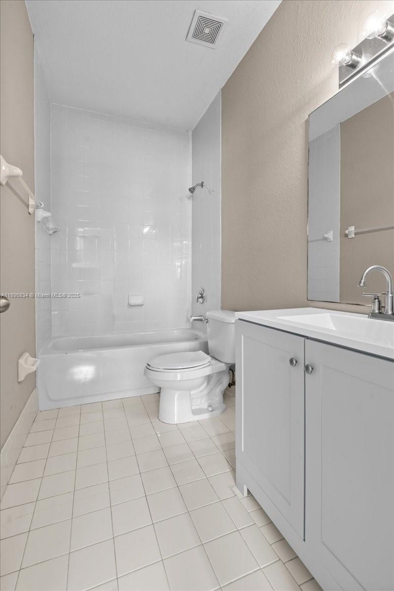 1677 Se 27th Ct 202 Property Photo 20