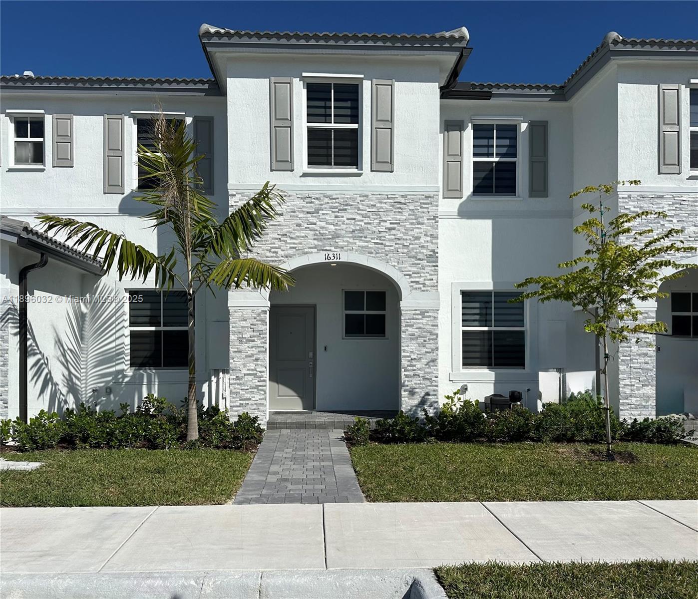 16311 SW 292nd St Property Photo 1