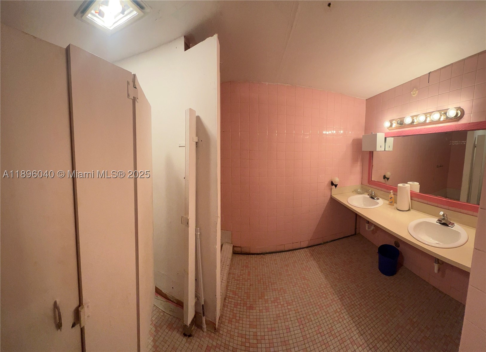 16801 Nw 27th Ave Property Photo 13