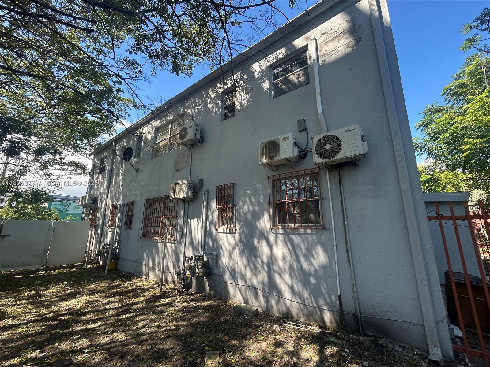 2015 Nw 6th Pl Property Photo 3