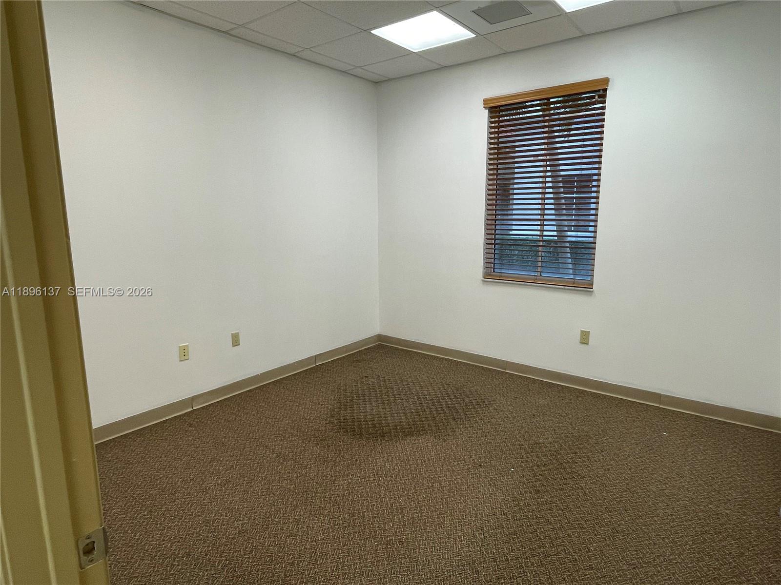 5501 N University Dr 103 Property Photo 14
