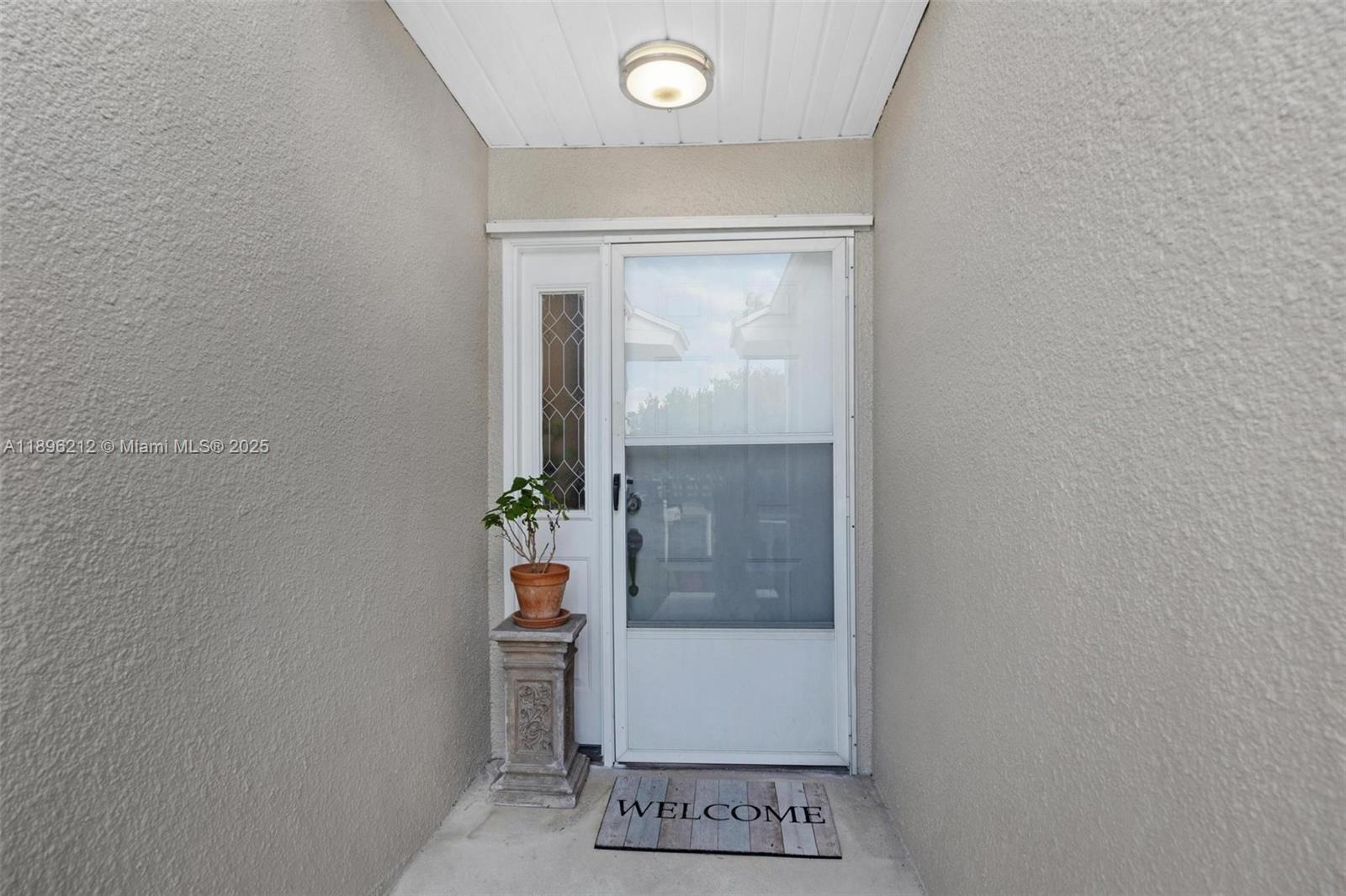 2270 Se 7th Pl Property Photo 4