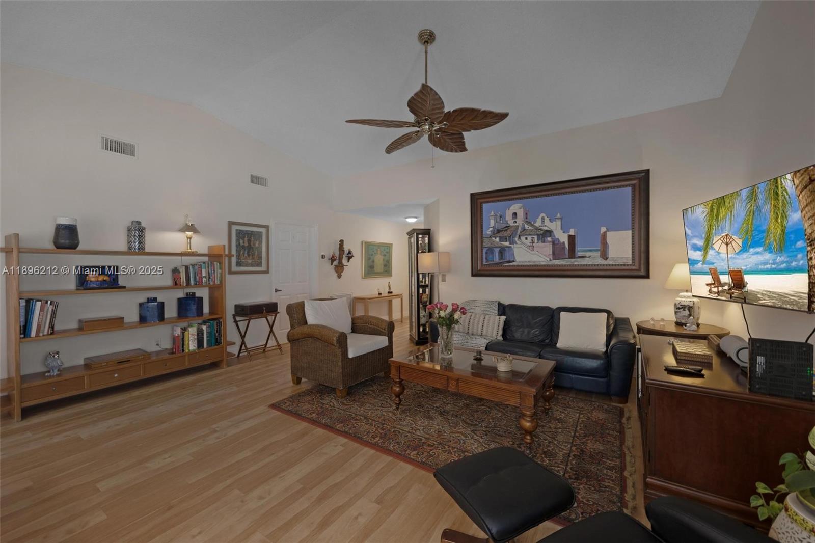 2270 Se 7th Pl Property Photo 8