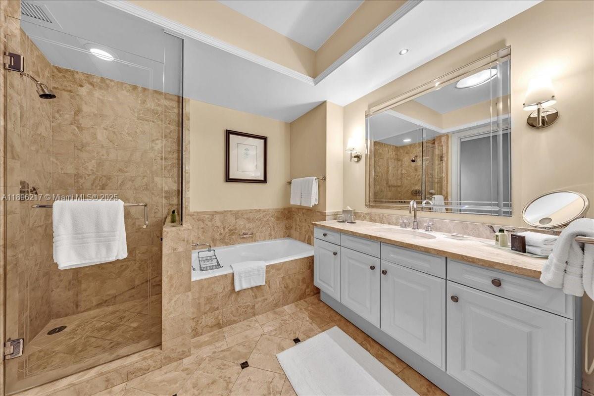 1435 Brickell Ave 3603 Property Photo 14