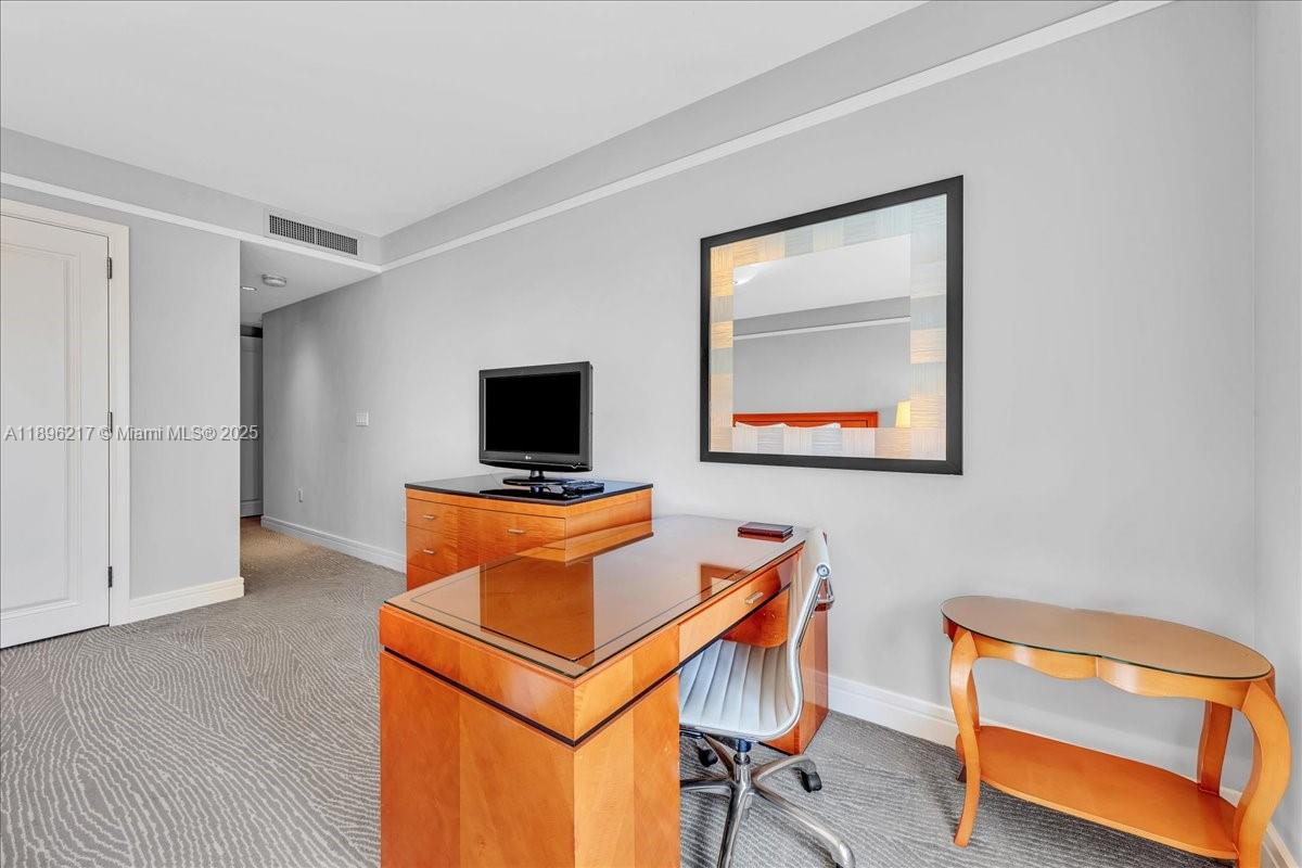 1435 Brickell Ave 3603 Property Photo 20