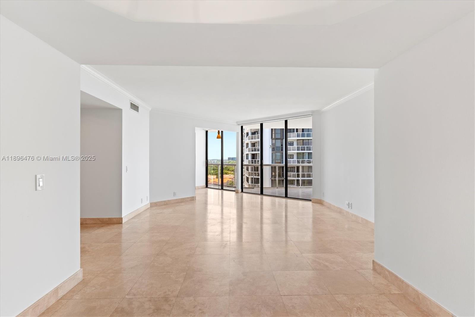 3610 Yacht Club Dr 1116 Property Photo 1