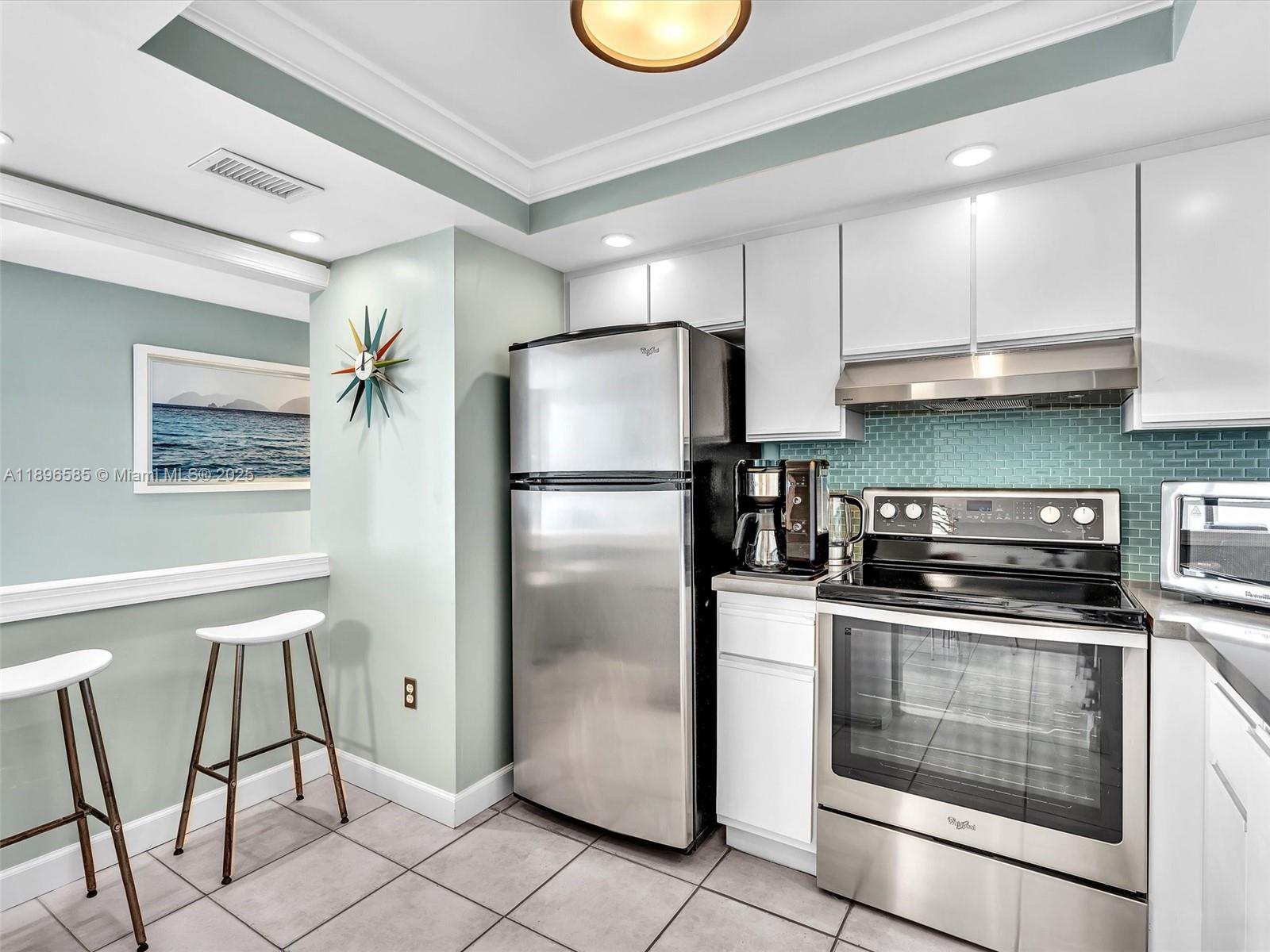 1775 Washington Ave 8b Property Photo 6