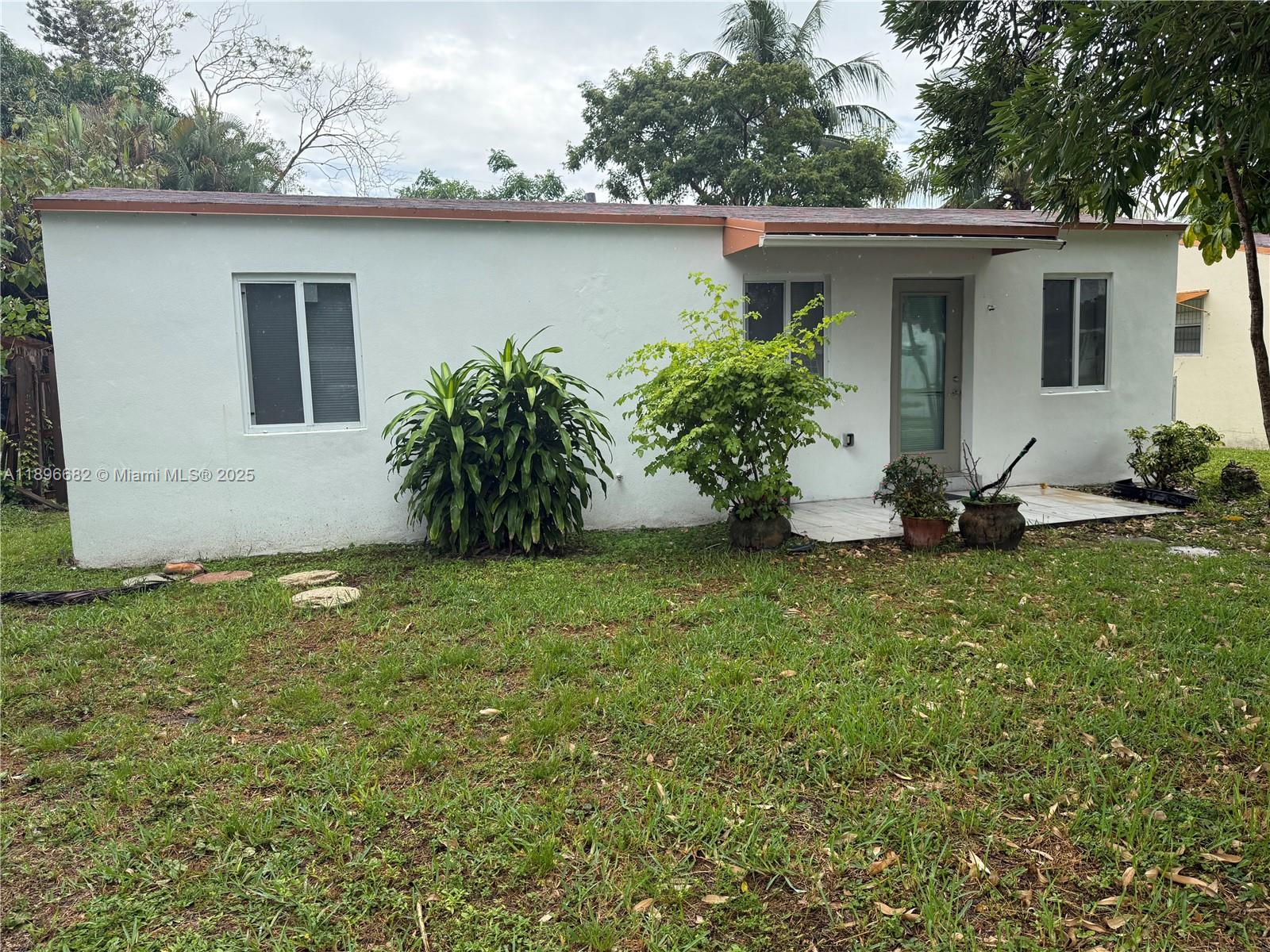 2534 Mckinley St Property Photo 1
