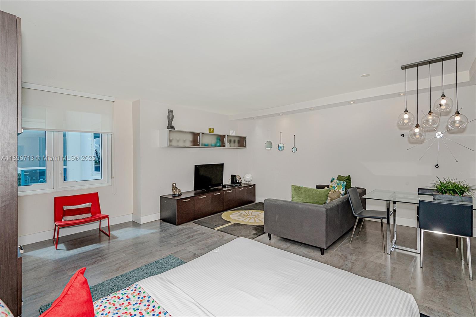 2301 Collins Ave 723 Property Photo 8